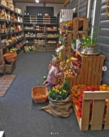 Prodejna ŠŤASTNÉ SALÁTY s vybavením od JPL